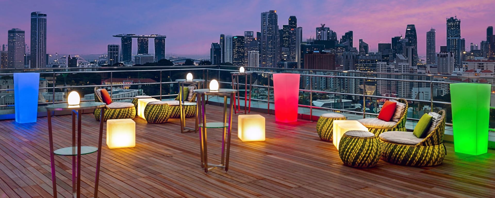 Jen Orchardgateway in Singapur:  Pool Deck Extension
