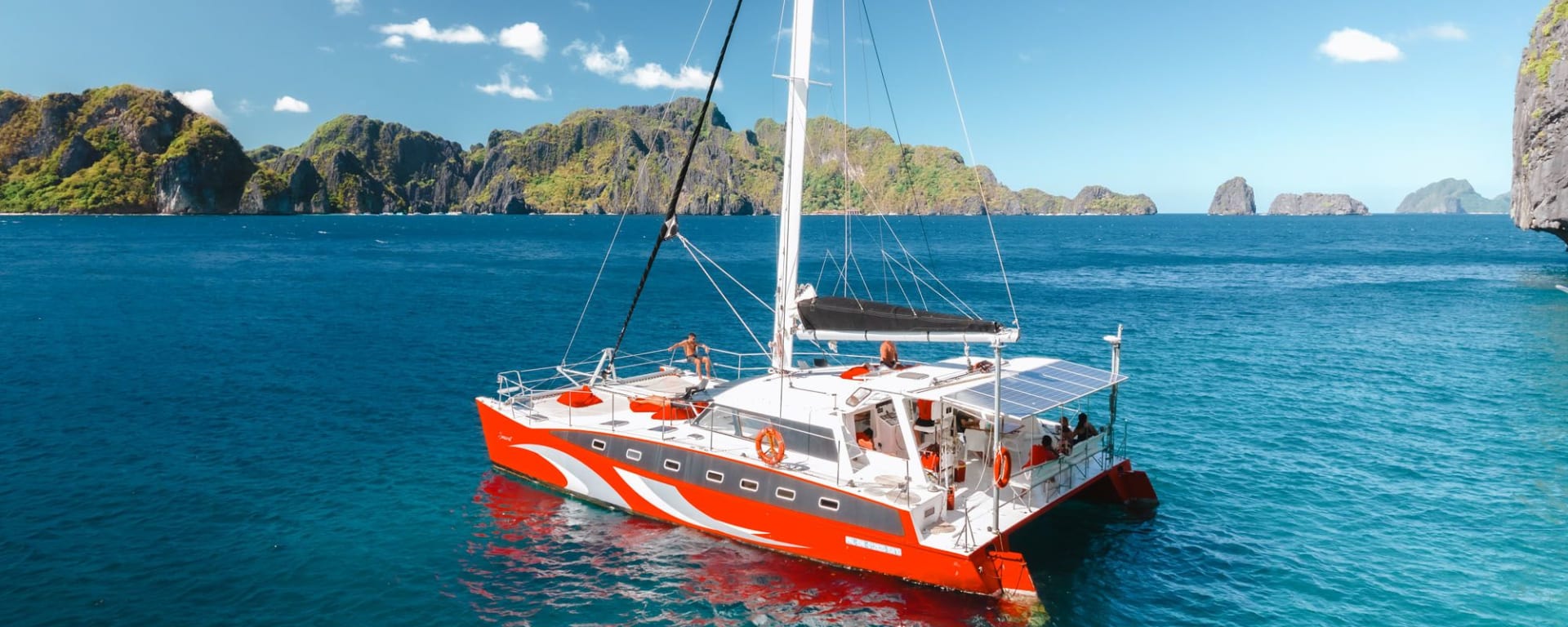 Privater Katamaran im Inselparadies ab Palawan: El Nido Yachting Club