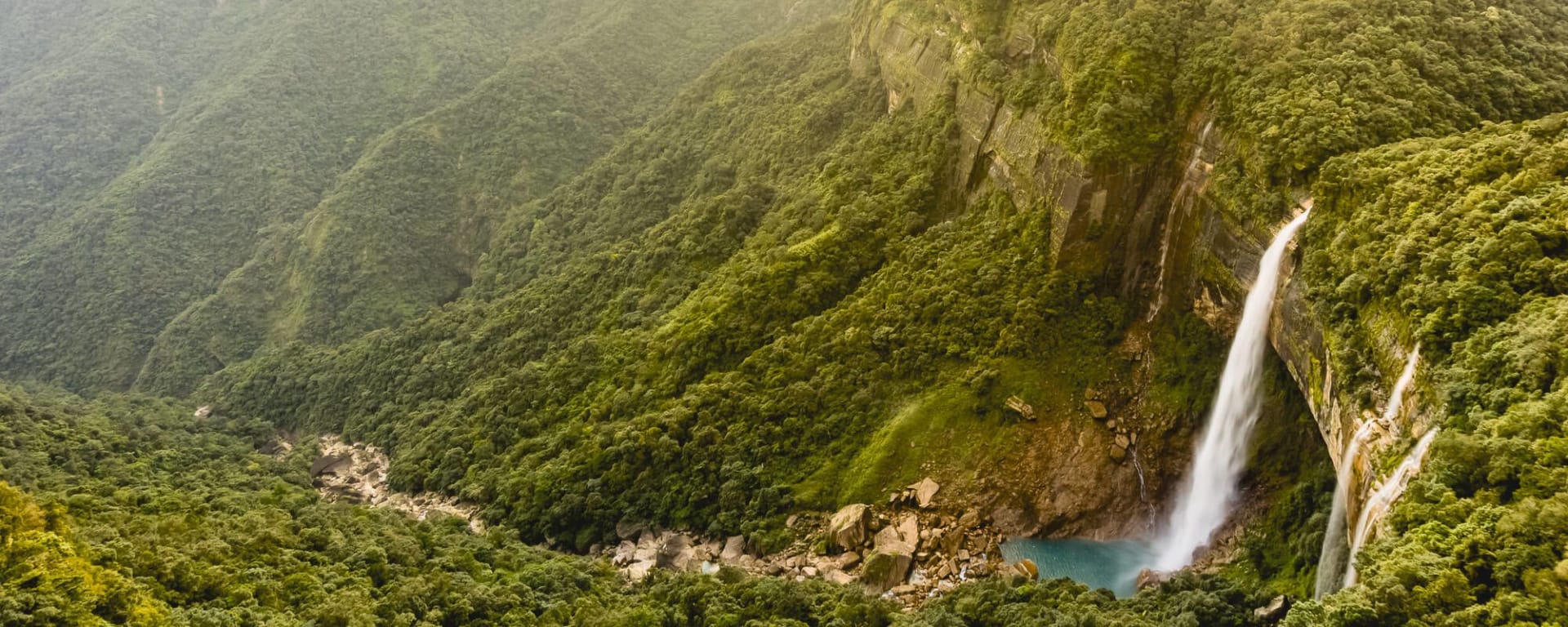 Wildes Assam ab Dibrugarh: Meghalaya beautiful waterfall
