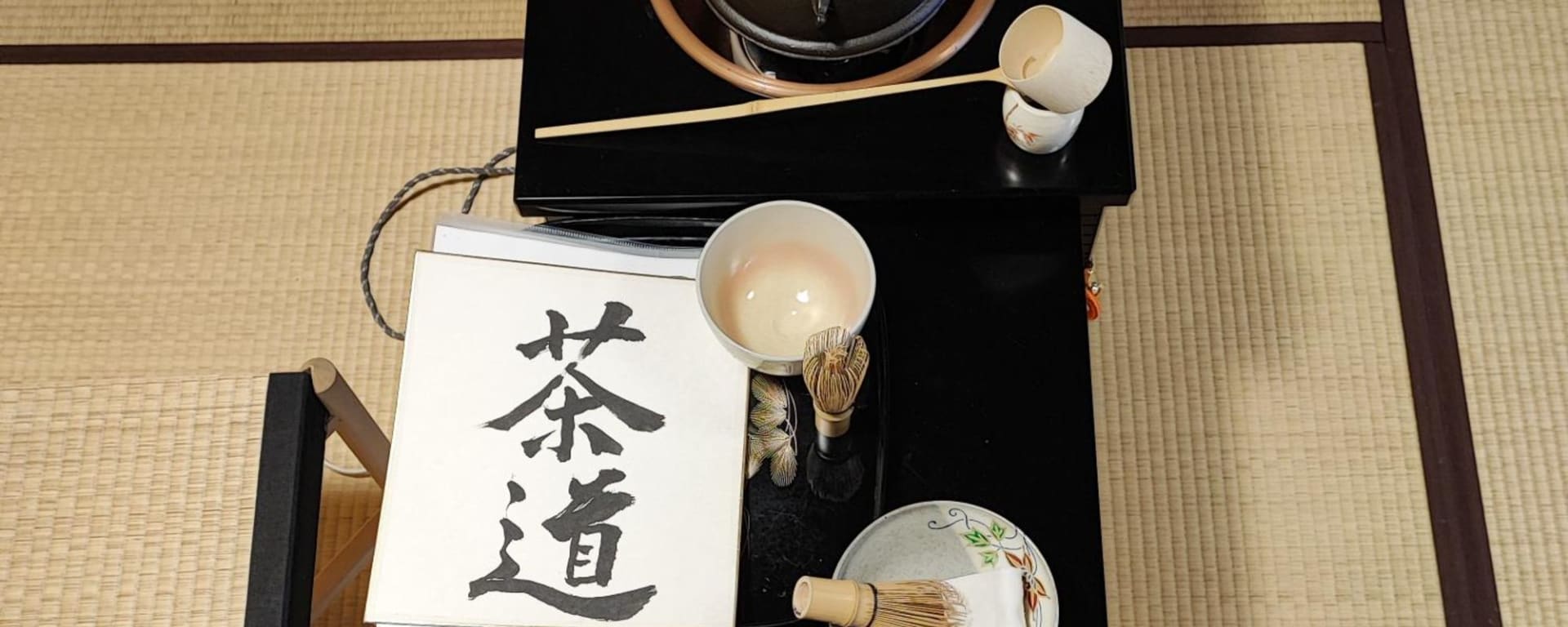Traditionelle Teezeremonie erleben in Kyoto: Tea Ceremony Table setting