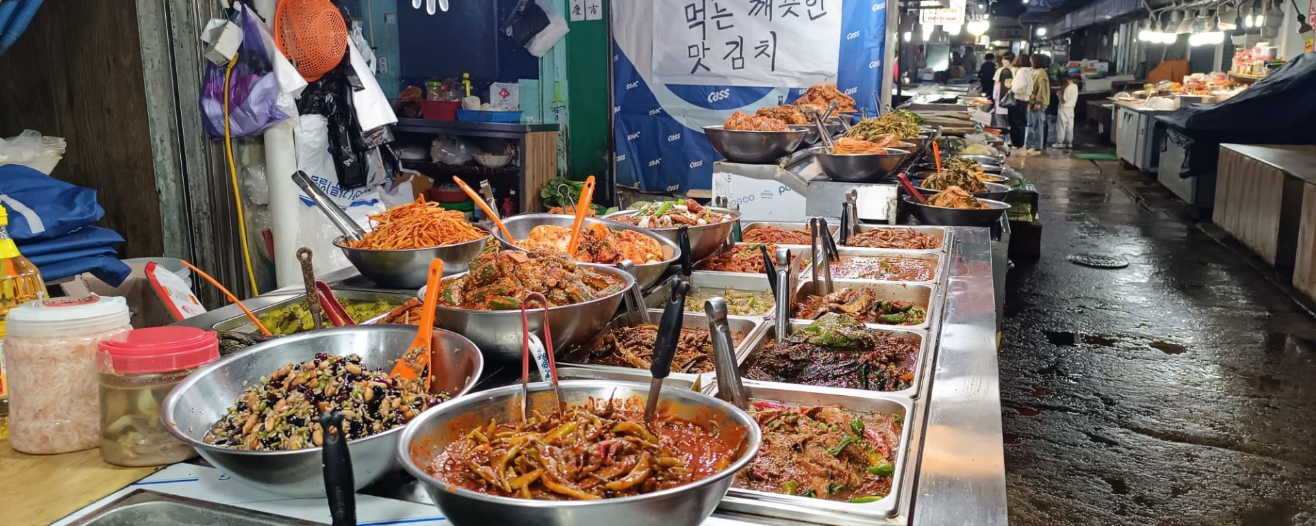 Mietwagen Rundreise «Südliches Korea» ab Seoul: All sorts of Kimichi at a market