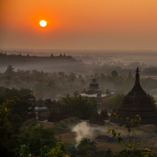 Travel to Mrauk U ( Mrauk Oo ), Myanmar