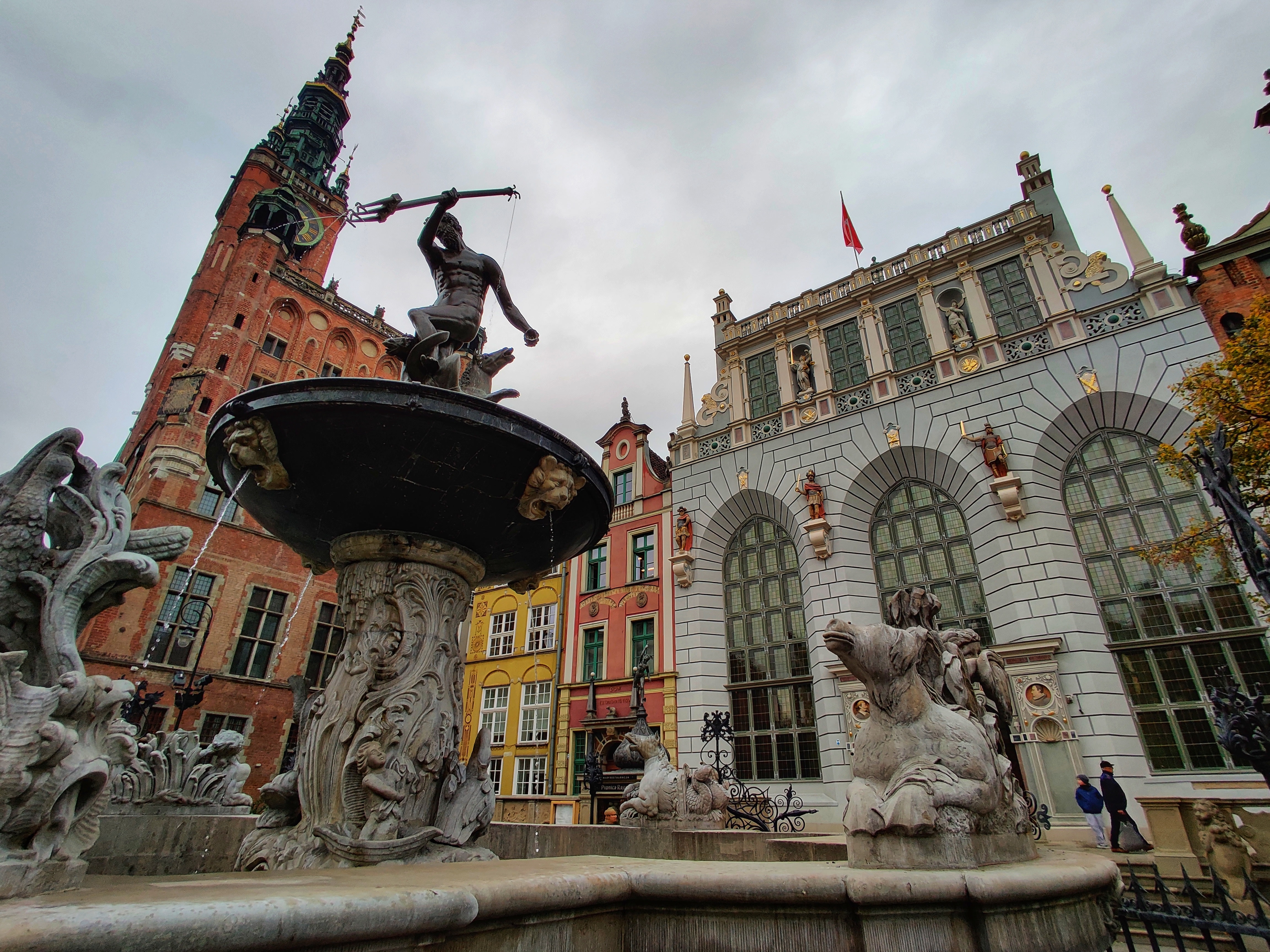 Walk about in beautiful Old Town Gdansk live online tour from Gdansk