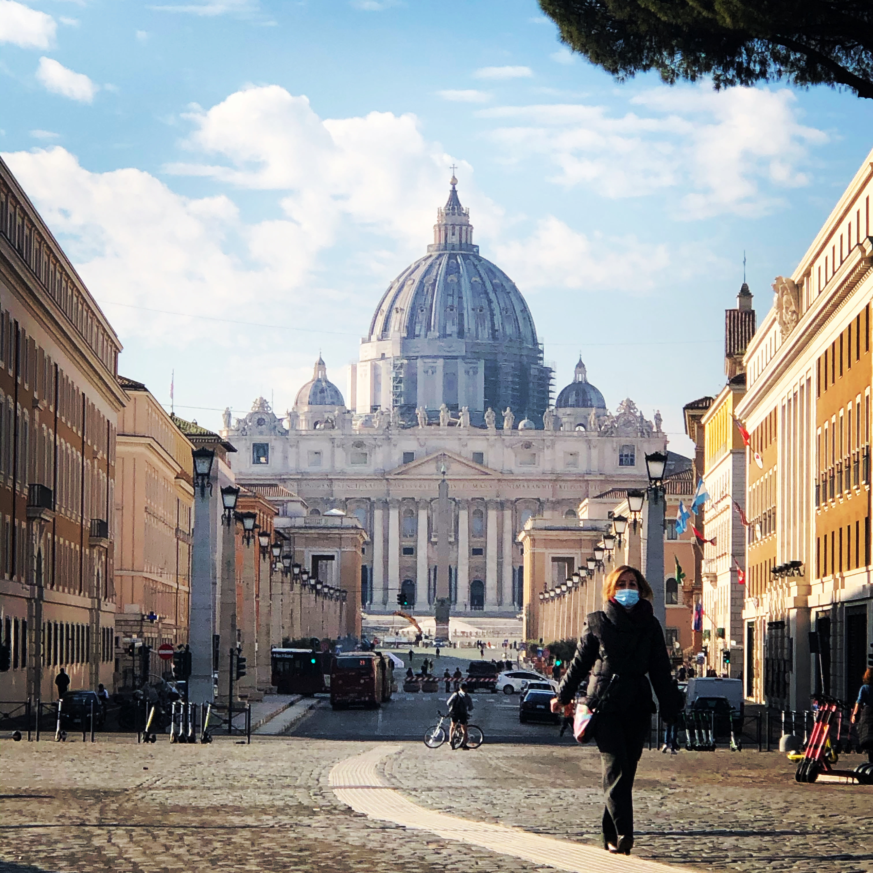 Pay your respects at St Peter's Basilica - live online tour from