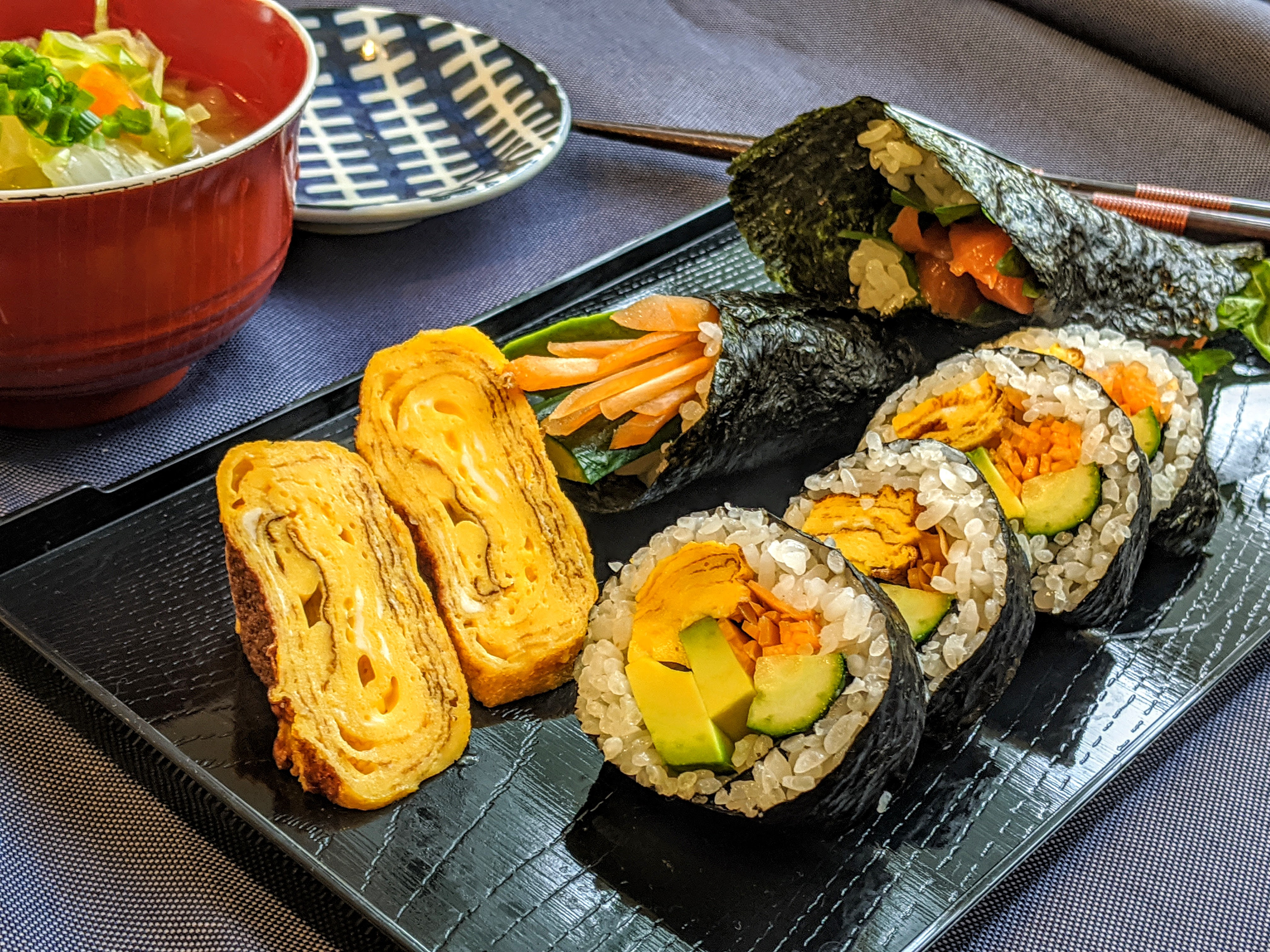 Sushi & Japanese Egg Omelette combo live online tour from Tokyo
