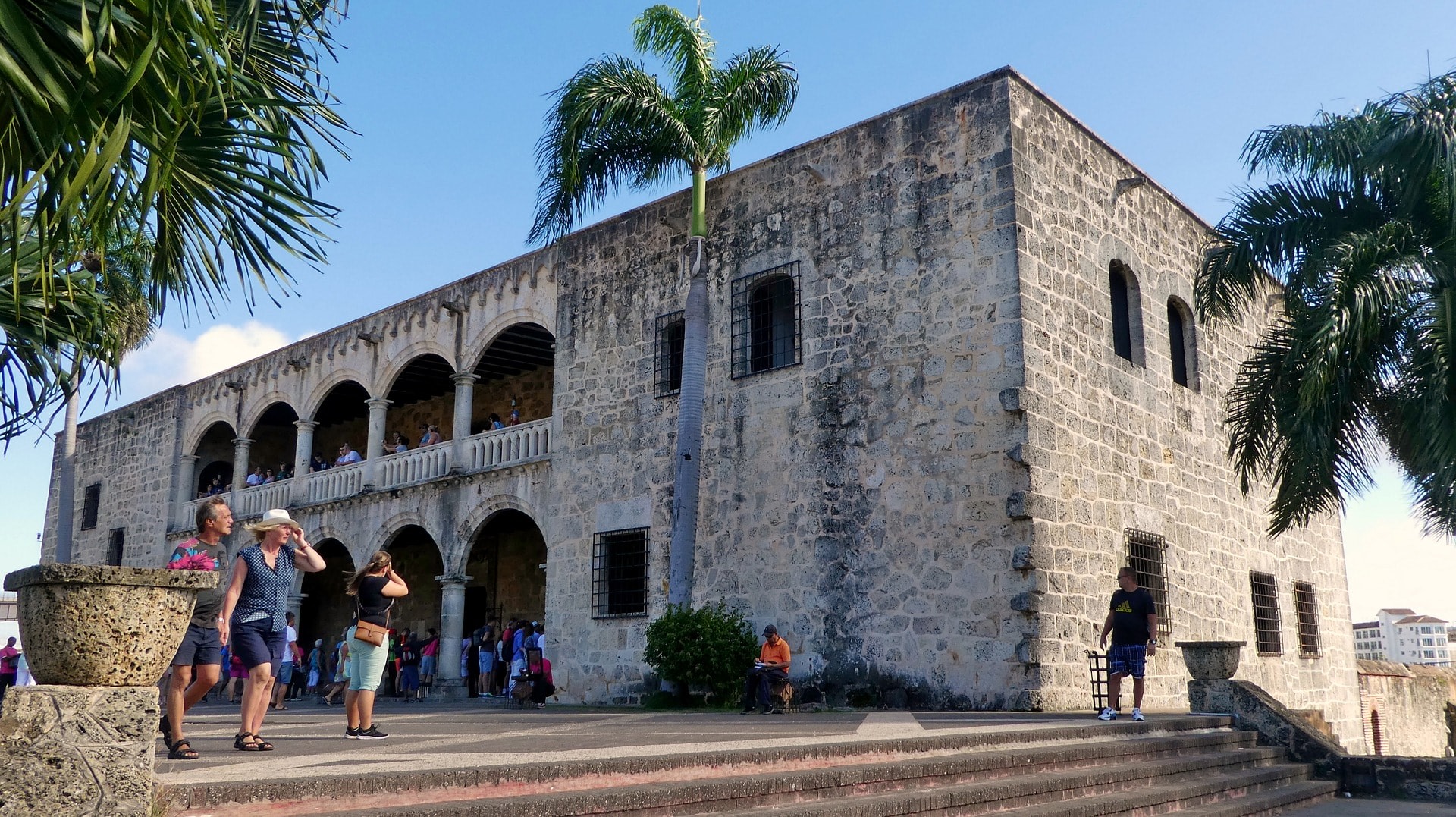 Walk through the Landmarks of Santo Domingo - live online tour from