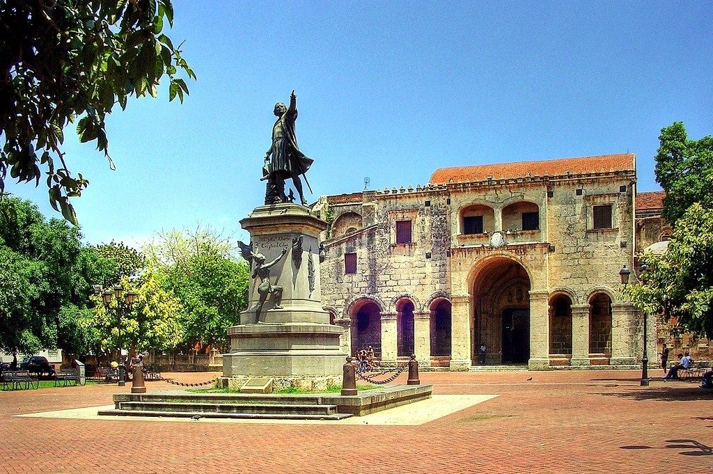 Walk through the Landmarks of Santo Domingo - live online tour from