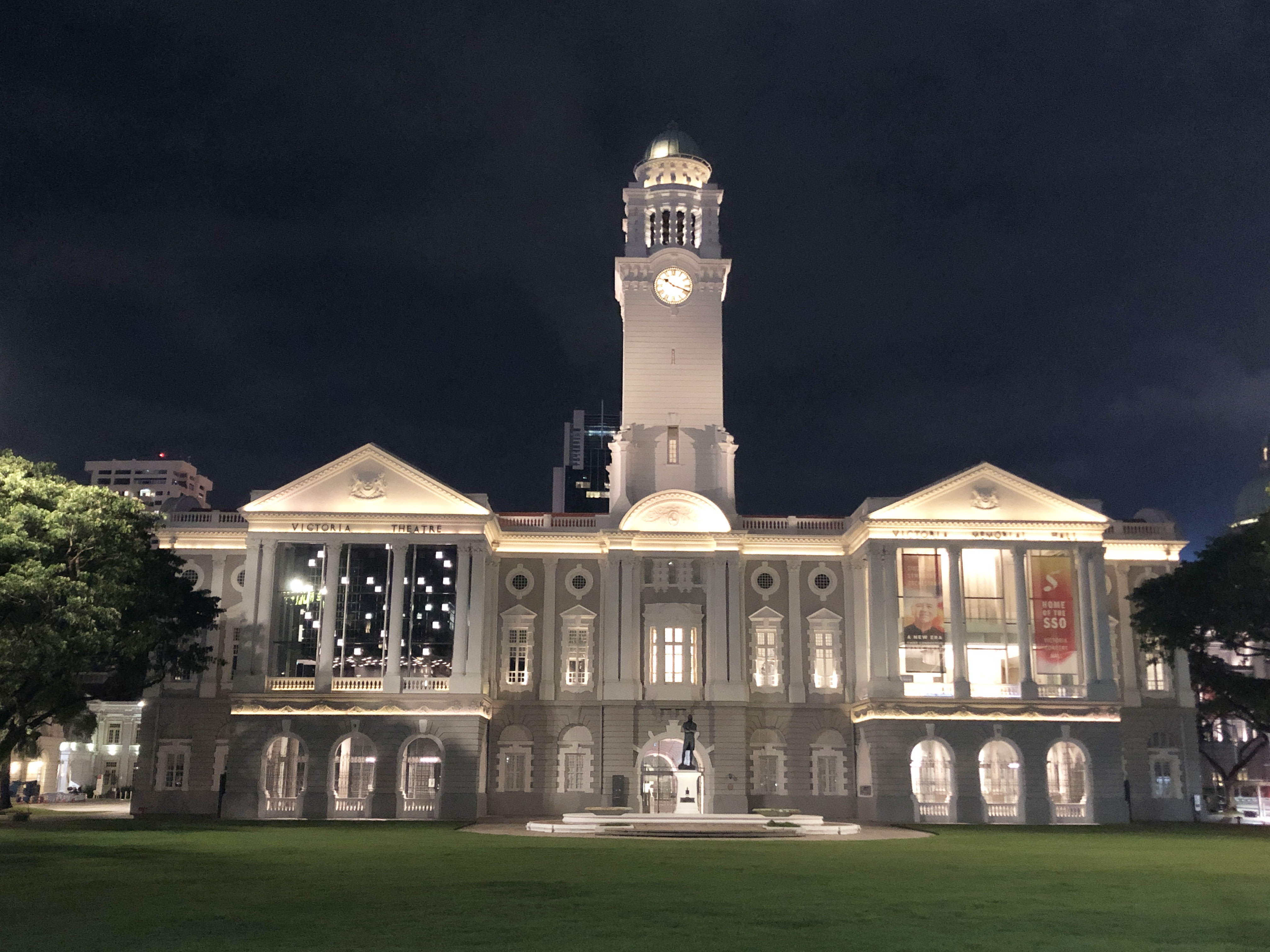 Stroll Through The Iconic Landmarks Of Singapore's Civic District