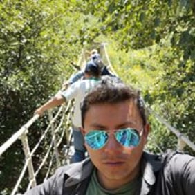 renato-uyuni-tour-guide