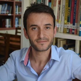 xhoni-tirana-tour-guide