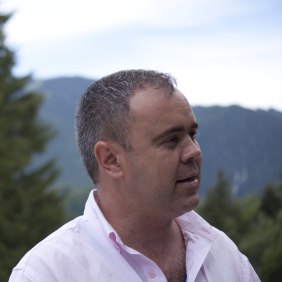 adrian-bucharest-tour-guide