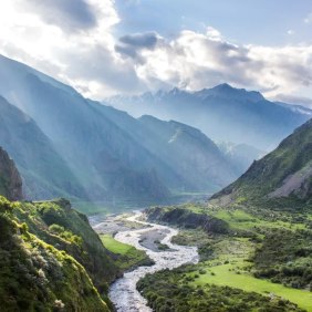 mano-tbilisi-tour-guide