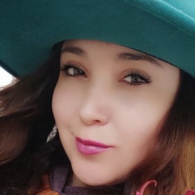 stefany-quito-tour-guide