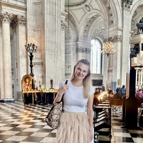 daria-thane-tour-guide