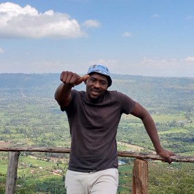 robinsonic-masaimara-tour-guide