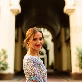 eliza-kiev-tour-guide