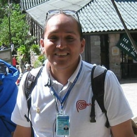 juanalfredo-lima-tour-guide