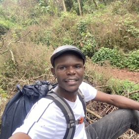 lawrence-mbale-tour-guide