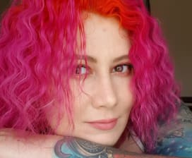 Виктория Попова