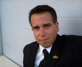 Robert Flores