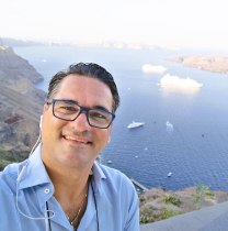 markoskyriakakis-santorini-tour-guide