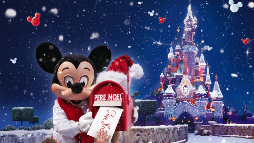 Disneyland Paris At Christmas By Cinthia Hamaekers Tourhq