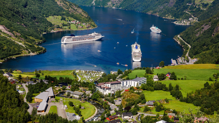 geiranger fjord tour from alesund