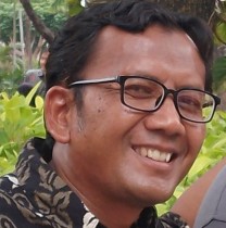 dwidyokomontero-jakarta-tour-guide