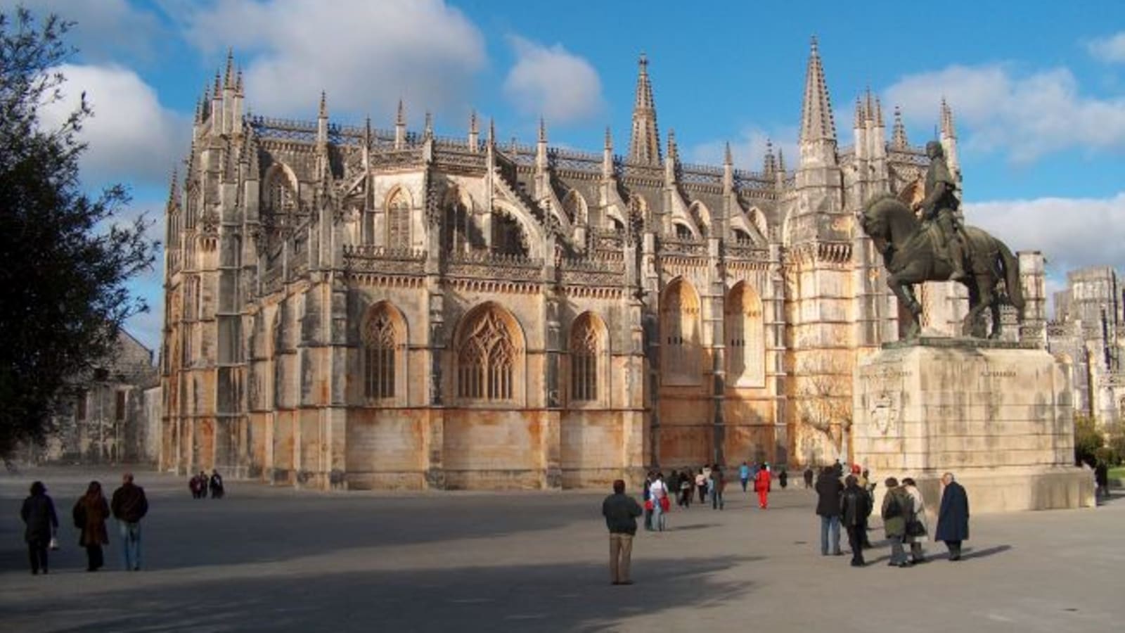 1-Day Private Tour from Lisbon to Óbidos, Nazaré, Batalha and Fátima