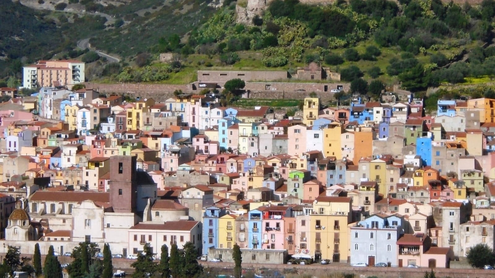 9-Hour Bosa, Tinnura and Santu Antine Tour with Sardinian Heritage