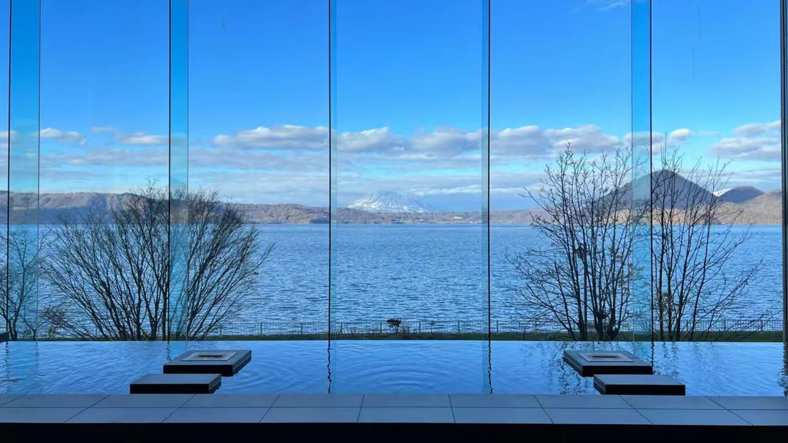 10-Hour Noboribetsu, Lake Toya and Otaru Tour with Showa Shinzan