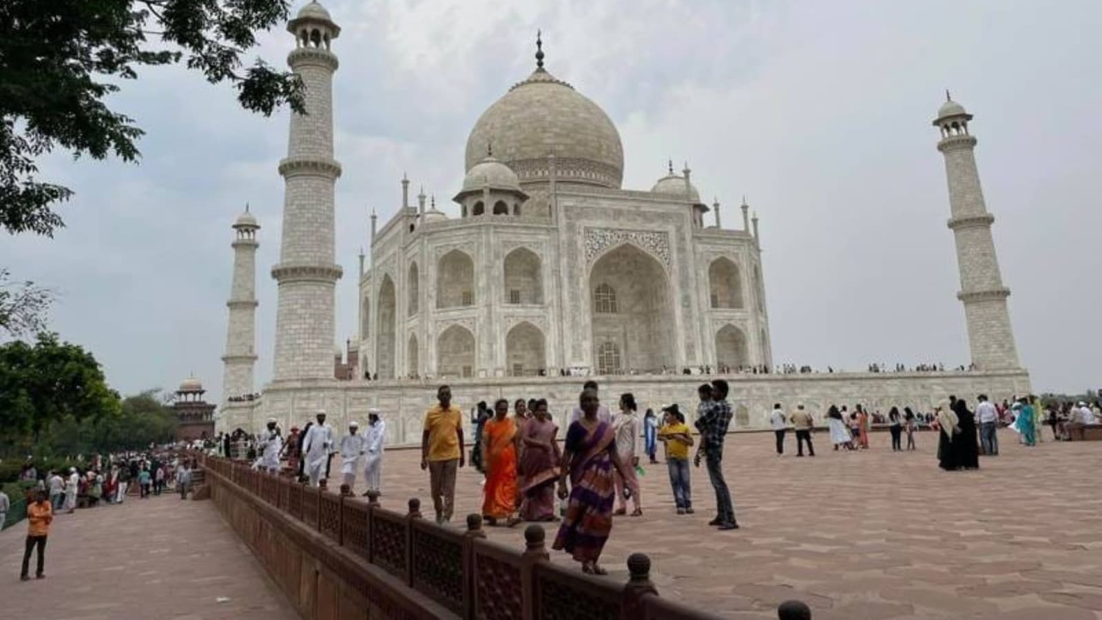 10-Hour Taj Mahal Tour of Agra and Fatehpur Sikri with Agra Fort