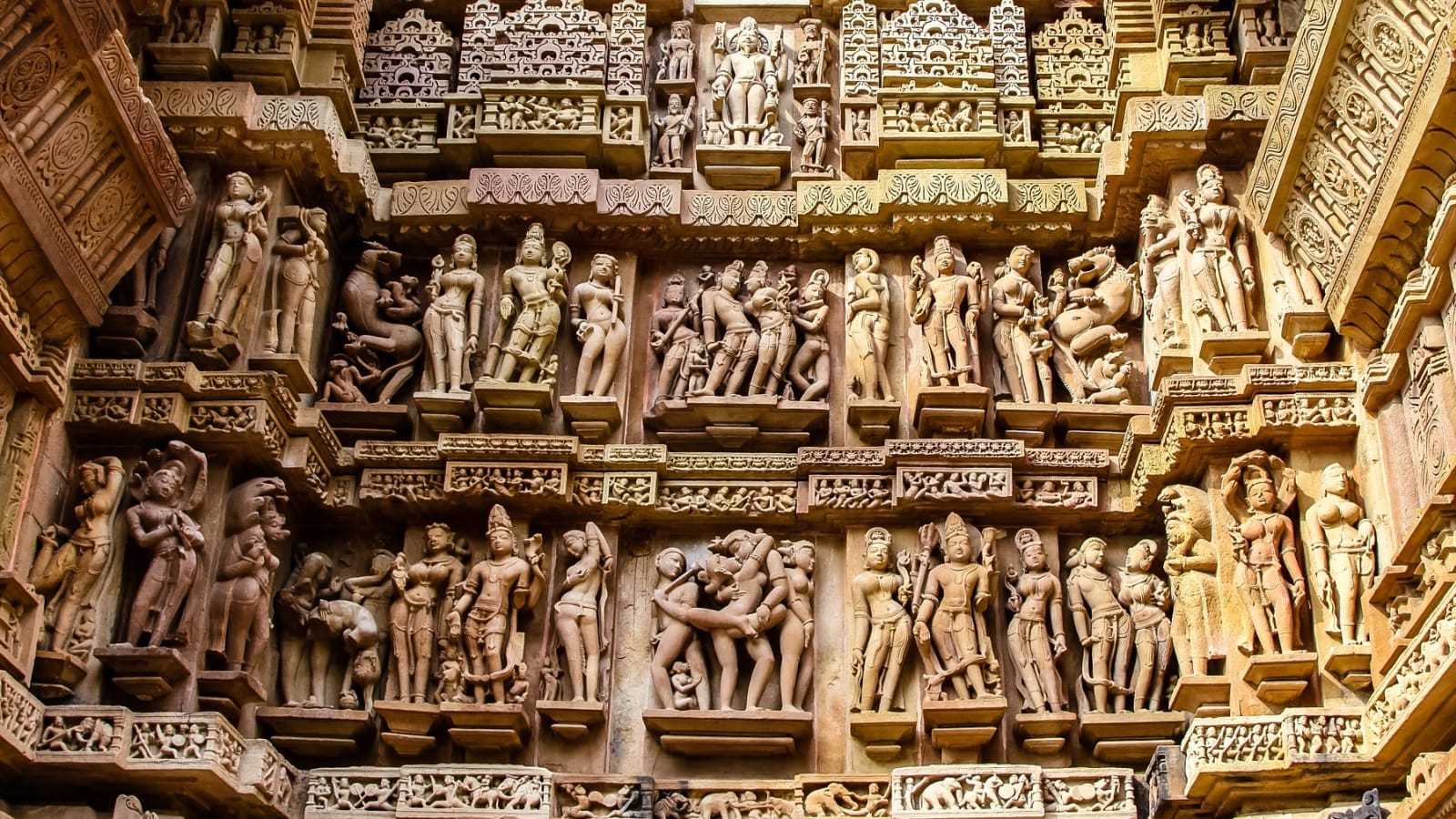 5-Day Heritage Tour from Delhi to Khajuraho with Panna Safari