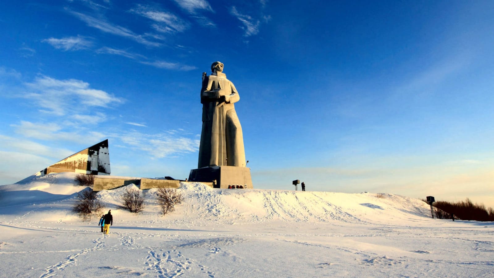 10-Hour Apatity and Kirovsk Tour from Murmansk with Lake Imandra