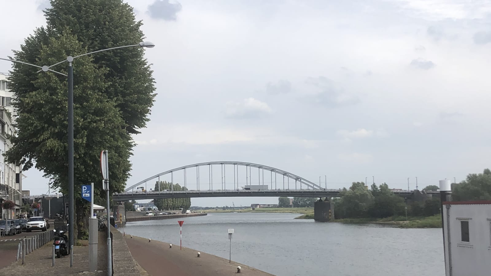 2-Day Arnhem, Eindhoven and Nijmegen Battlefield Tour via Hell's Highway