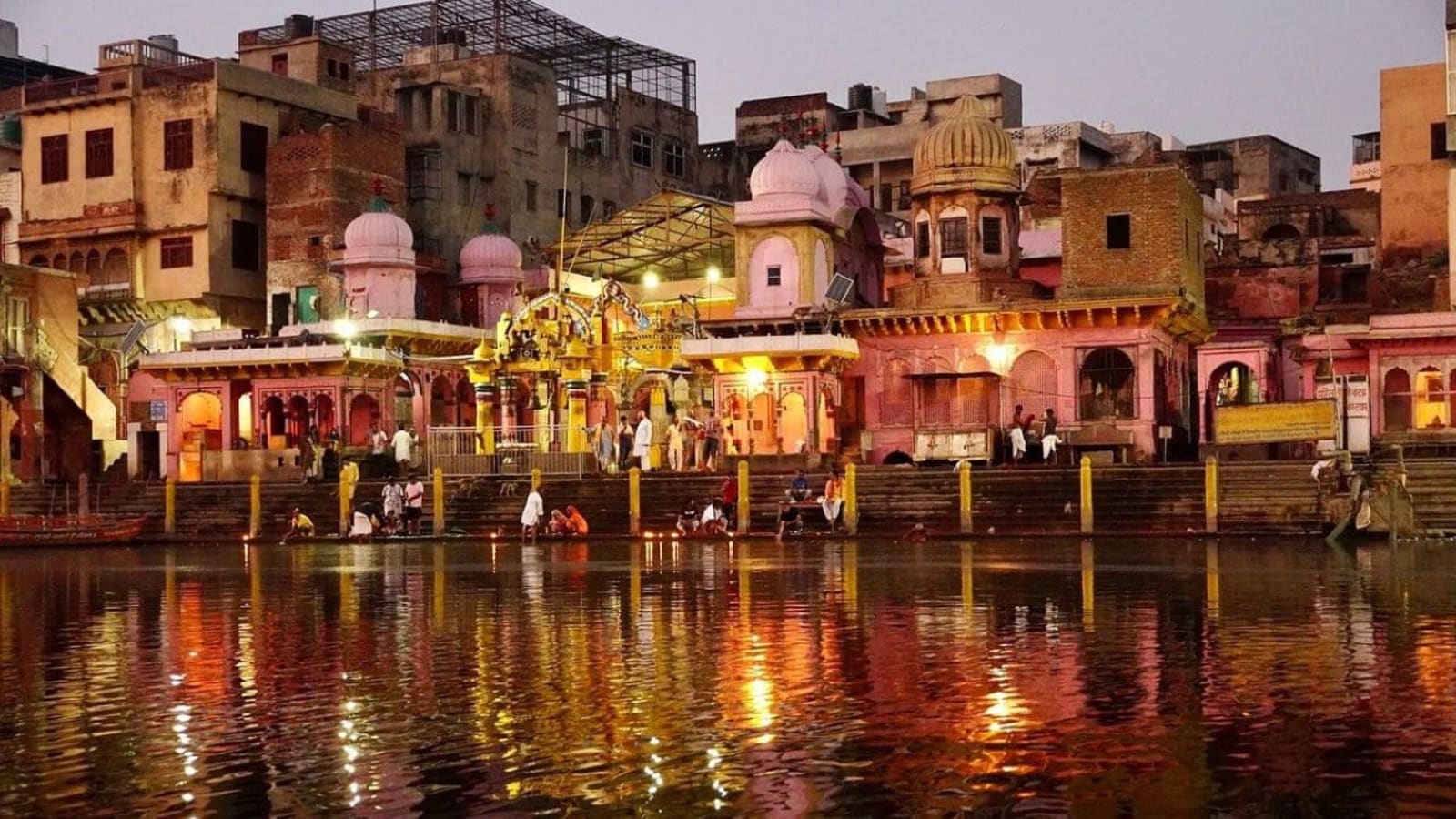 1-Day Mathura and Vrindavan Temple Tour from Delhi with Lunch