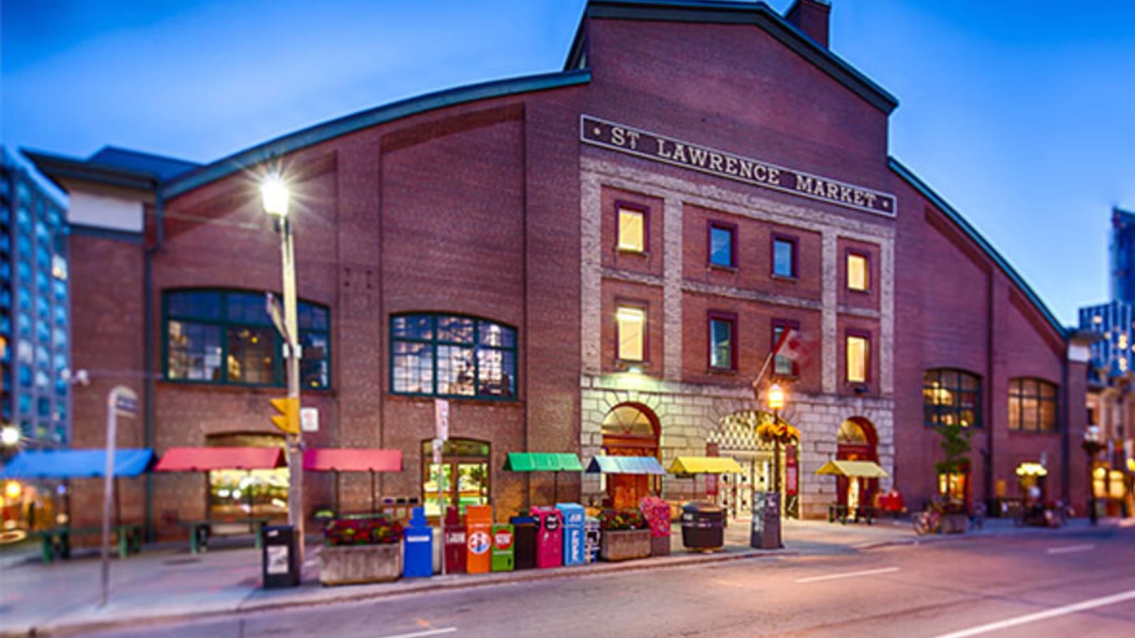 1-Hour St. Lawrence Market Food Walk in Toronto with Tastings