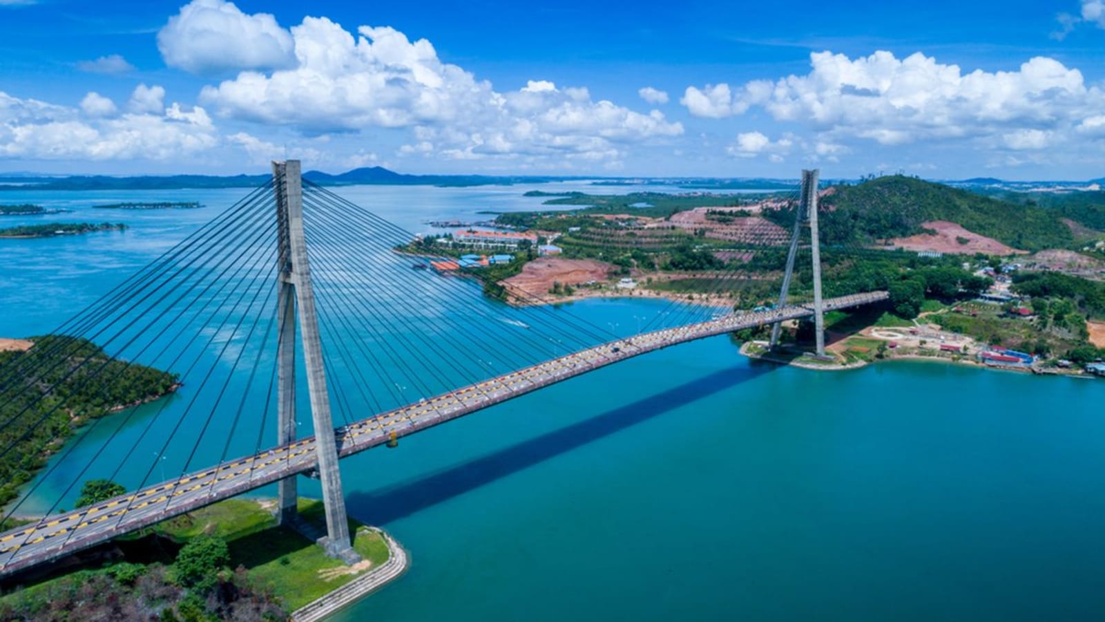 10-Hour Batam Sightseeing Tour with Barelang Bridge and Temple