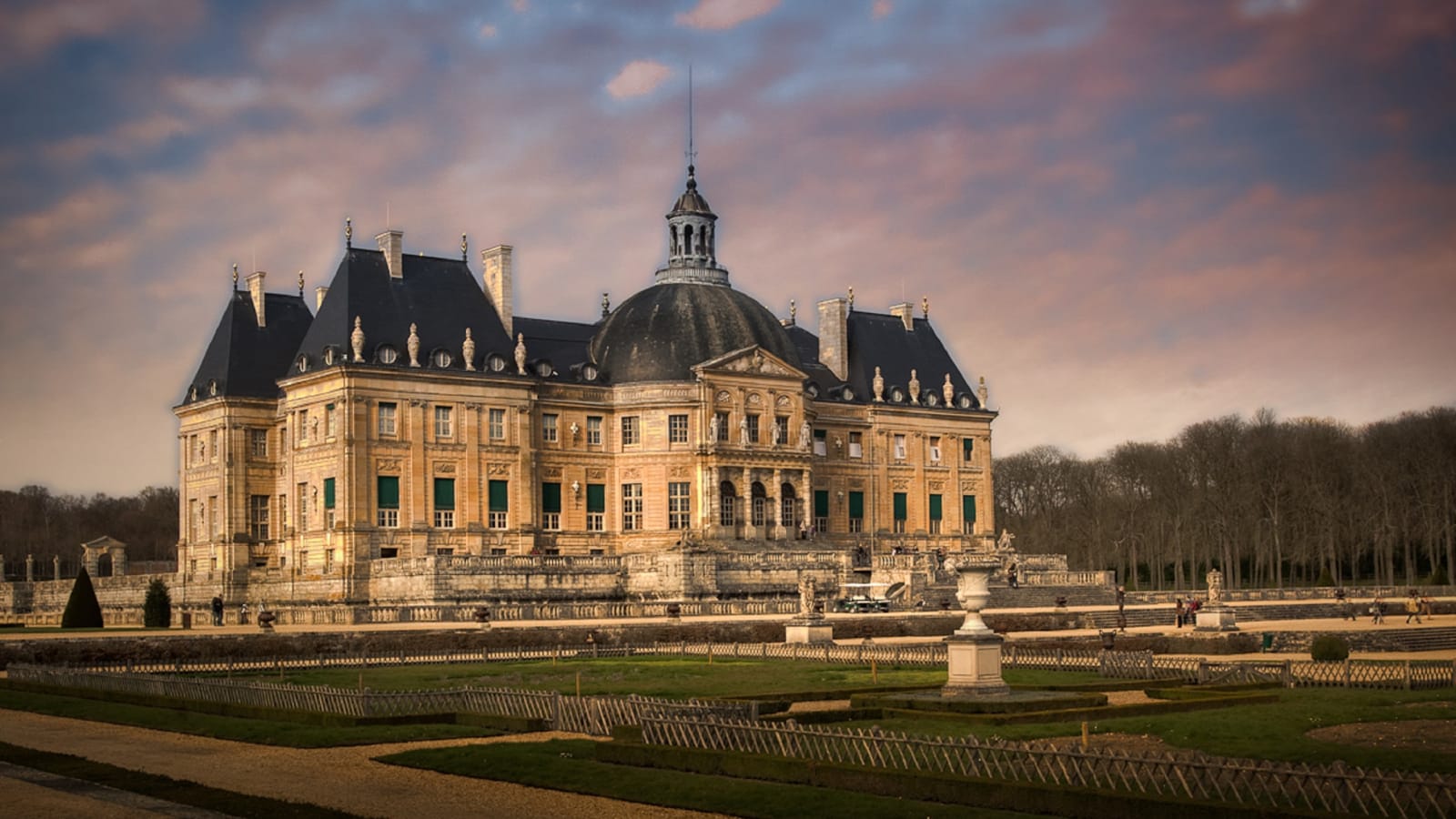 8-Hour Castle Tour of Fontainebleau, Barbizon and Maincy