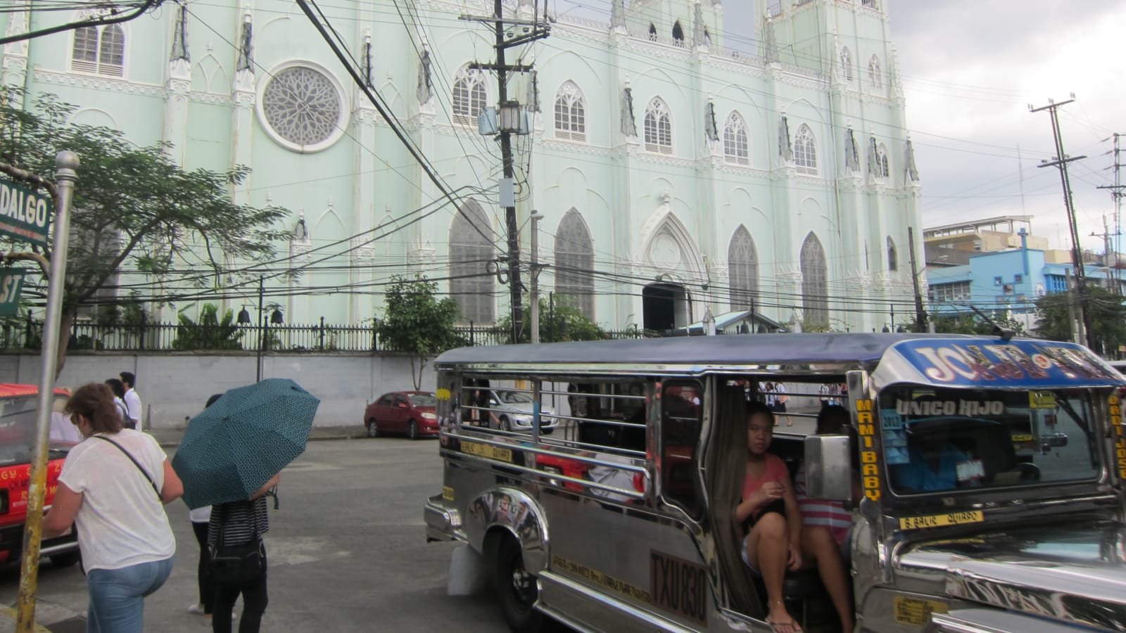 3-Hour Binondo and Quiapo Walking Tour with San Sebastian Church