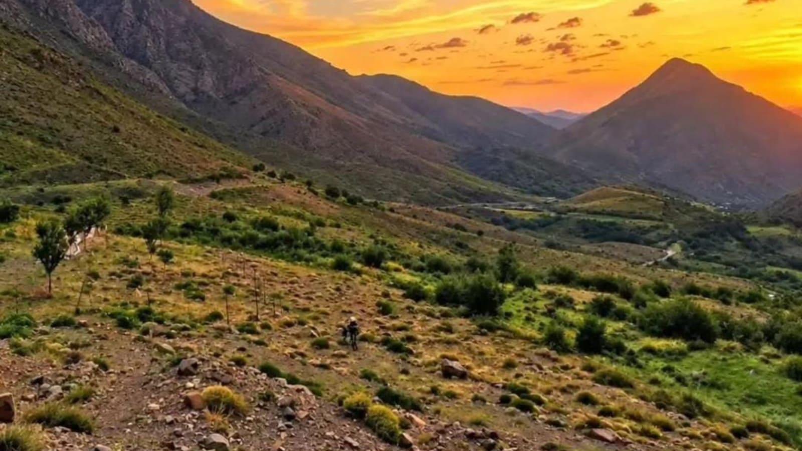 2-Day Atlas Mountains Trekking from Marrakesh with Tamsoulte Falls