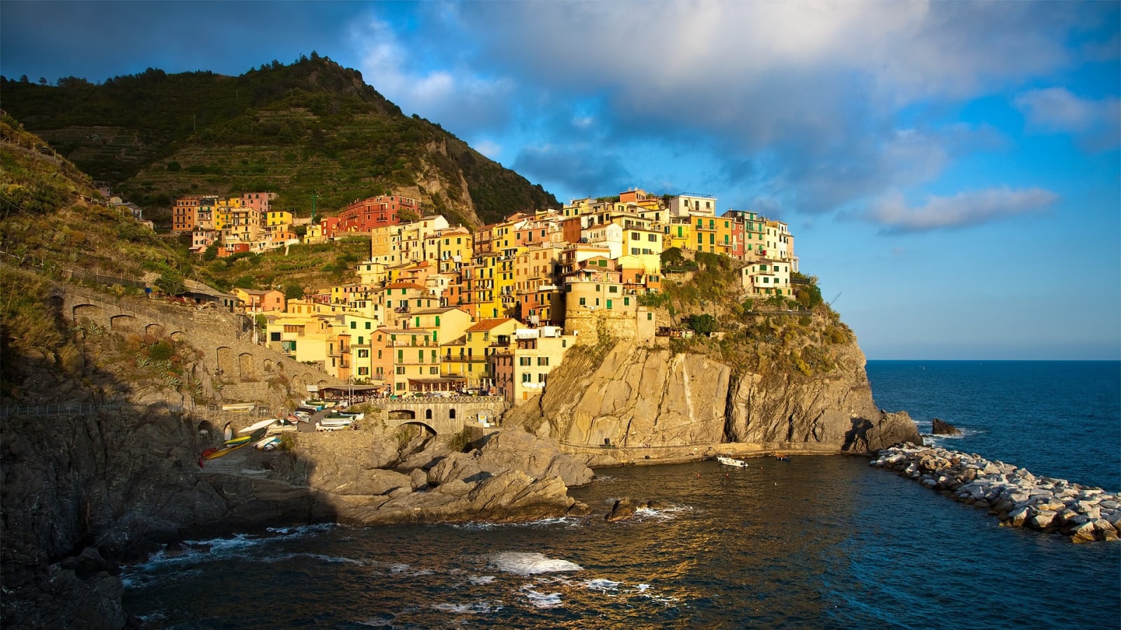 6-Hour Cinque Terre Walking Tour through Hidden Alleys and Paths