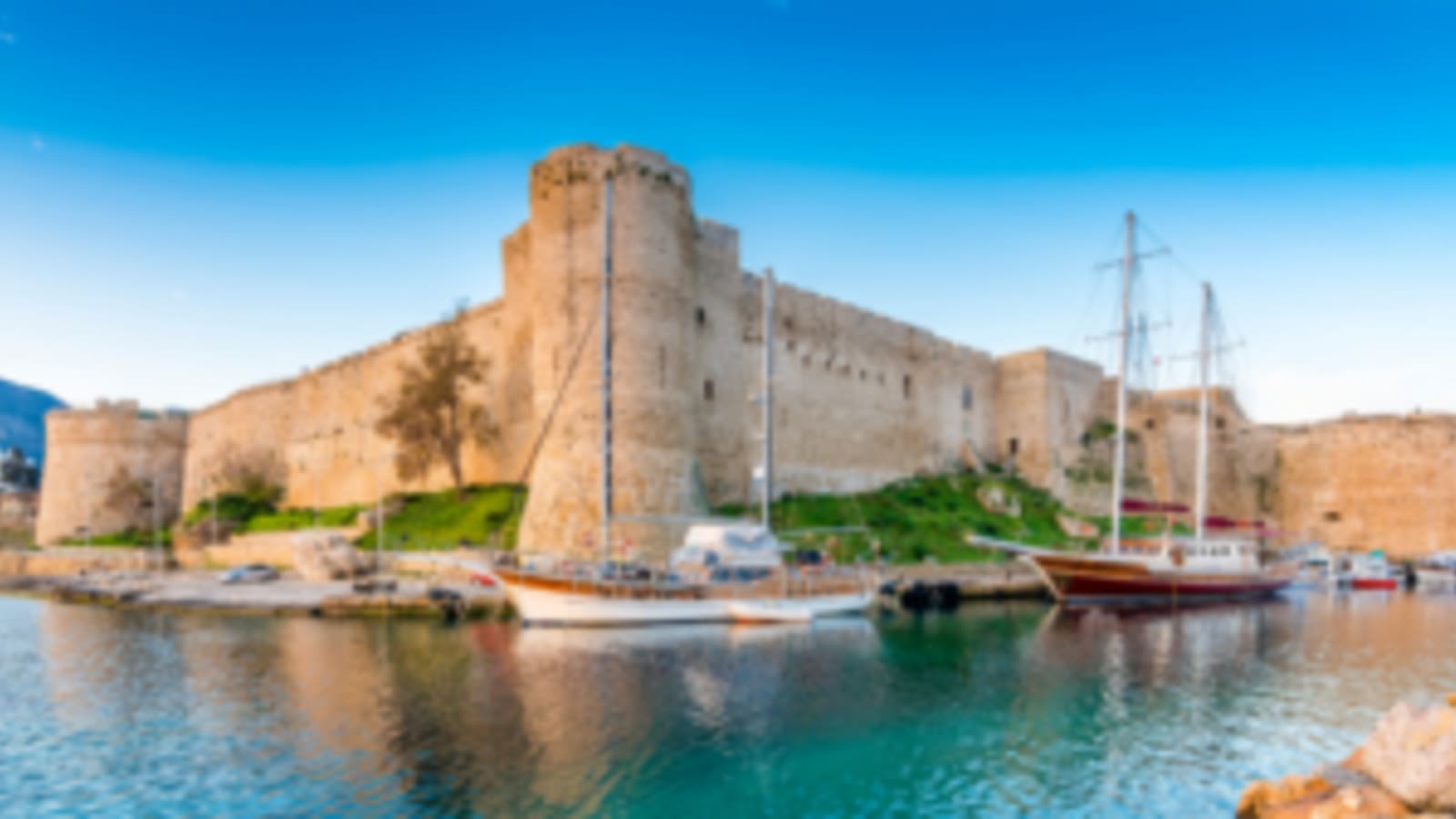 5-Hour Kyrenia Highlights Tour with Bellapais Abbey and Winery