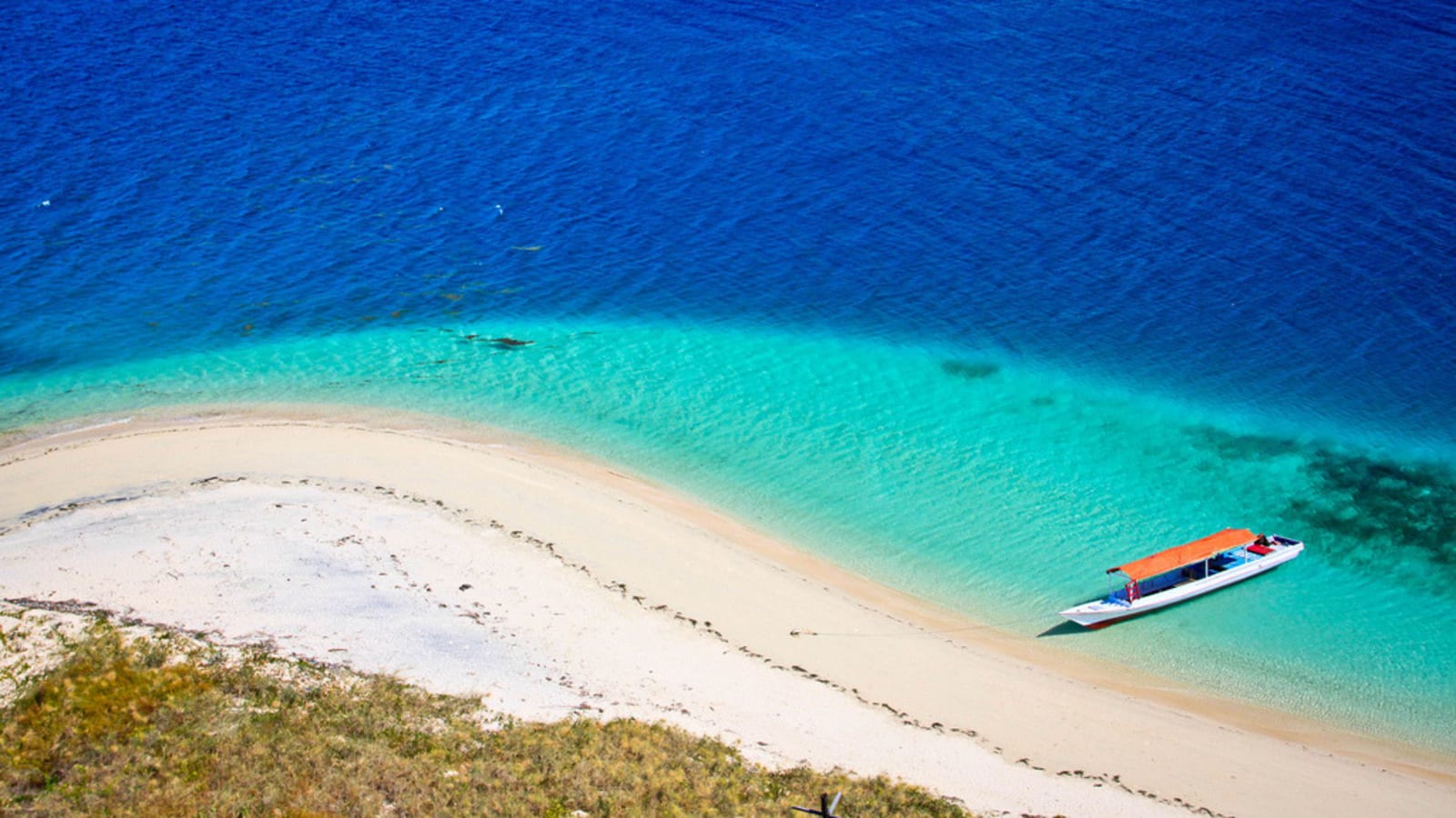 9-Day Komodo and Flores Adventure with Rinca and Kelimutu