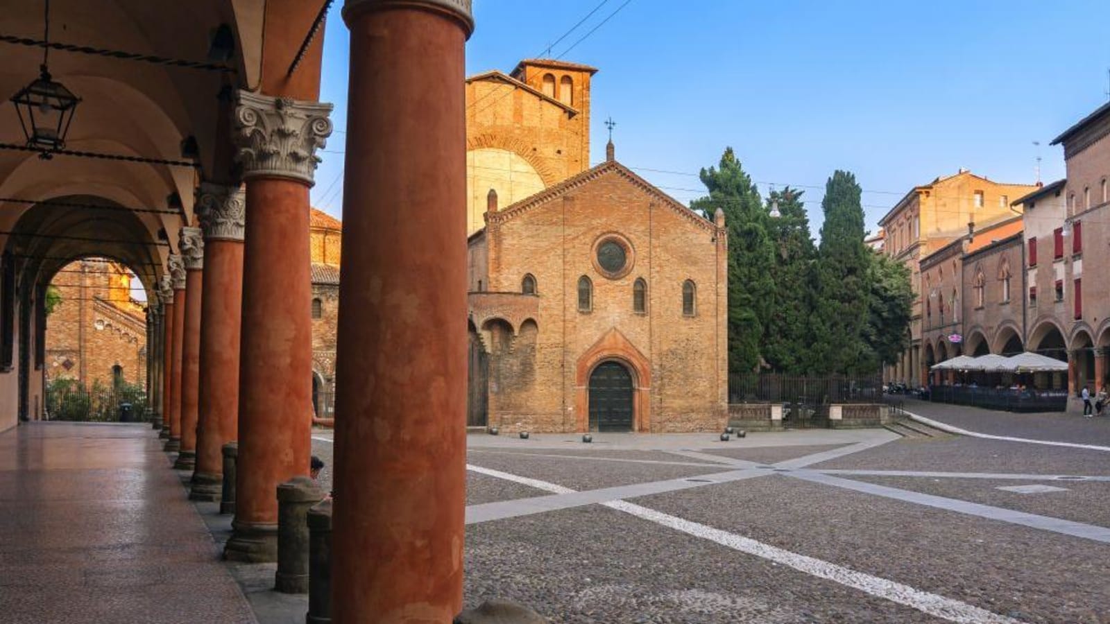 2-Hour Bologna Historic Landmarks Walking Tour with Two Towers