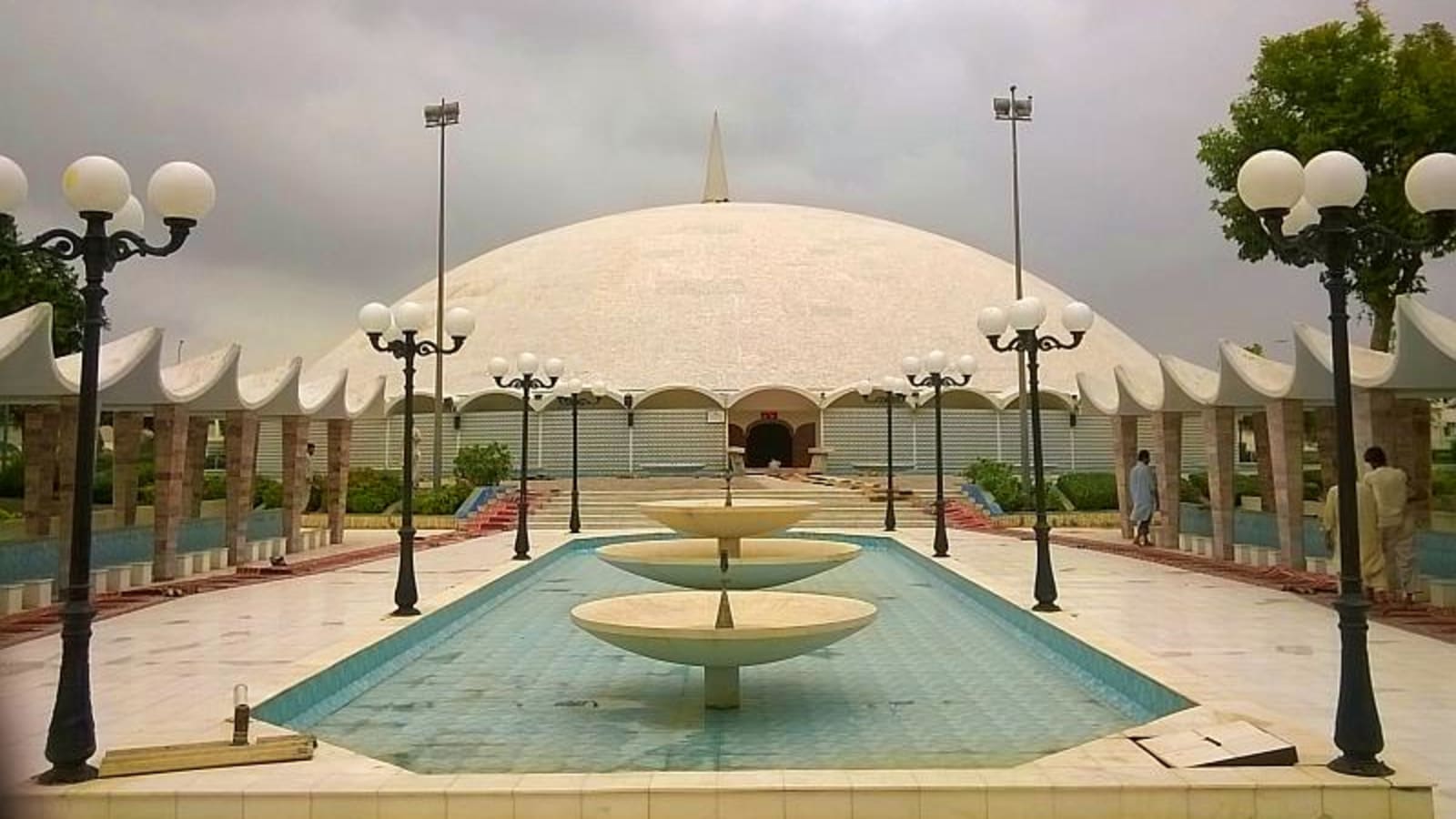 4-Hour Karachi City Tour with Mohatta Palace and Clifton Beach