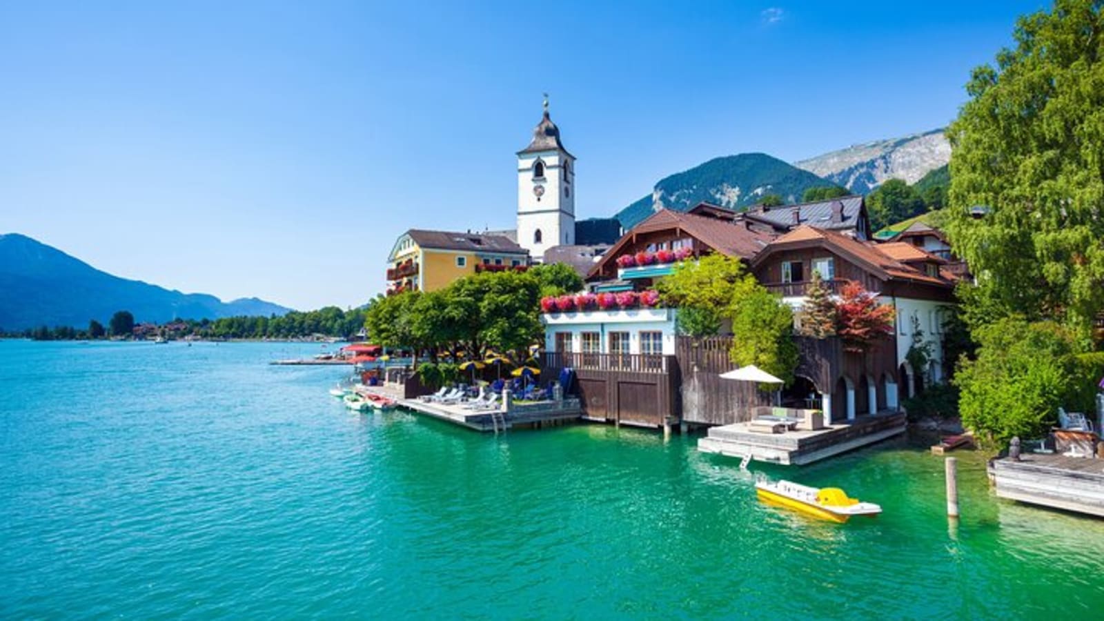 Private Day Trip from Munich to Salzburg & Austrian Lakes
