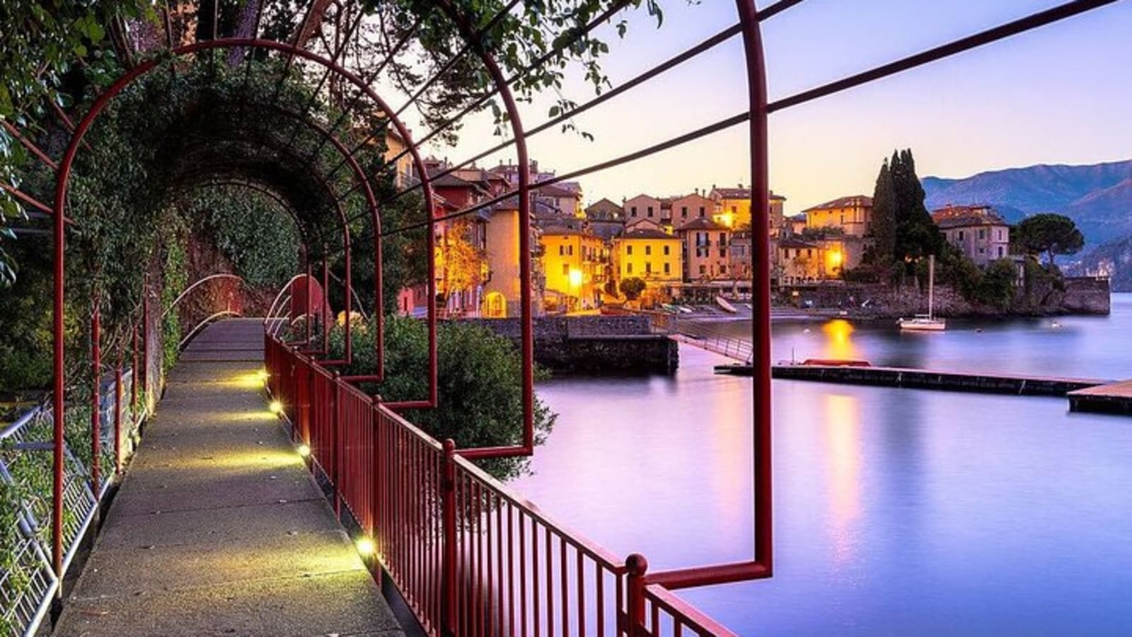 Milan : Tour of the Lakes in Varenna, Bellagio and Lugano by Boat
