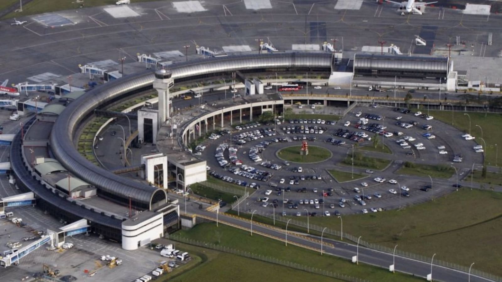 Traslado Alojamiento a Aeropuerto Jose Maria Córdova en Medellín