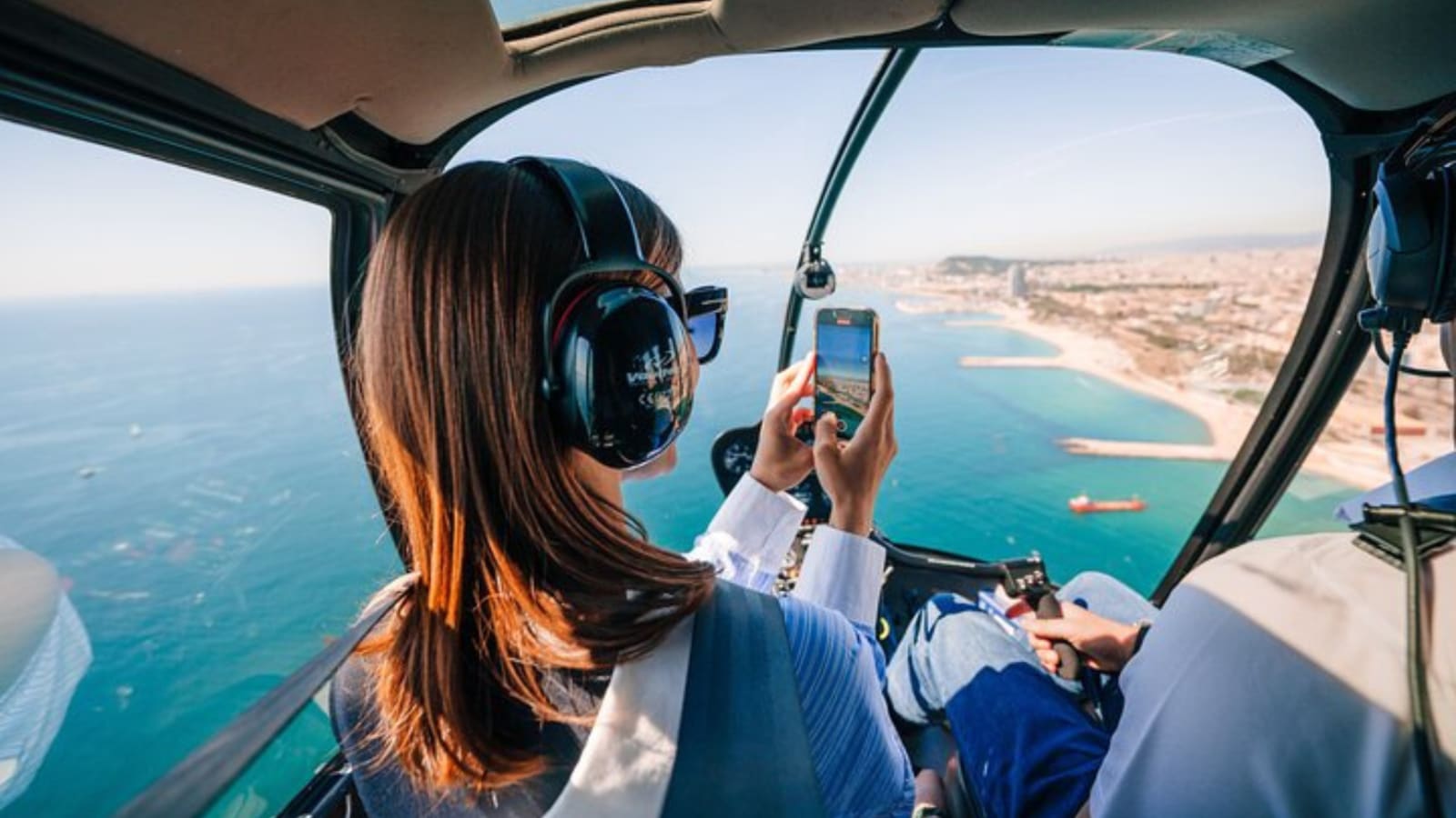 Shared 25min Helicopter Tour from Cannes: Esterel Red Rocks & Lérins Islands